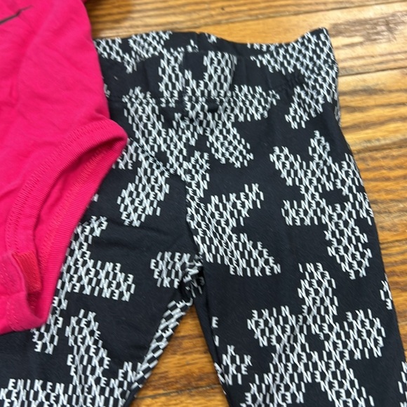 NIKE | Daisy hot pink bodysuit & blk/wht patterned leggings/yoga pants 2pc set - Picture 5 of 6